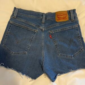 Levis High Rise Shorts size 29